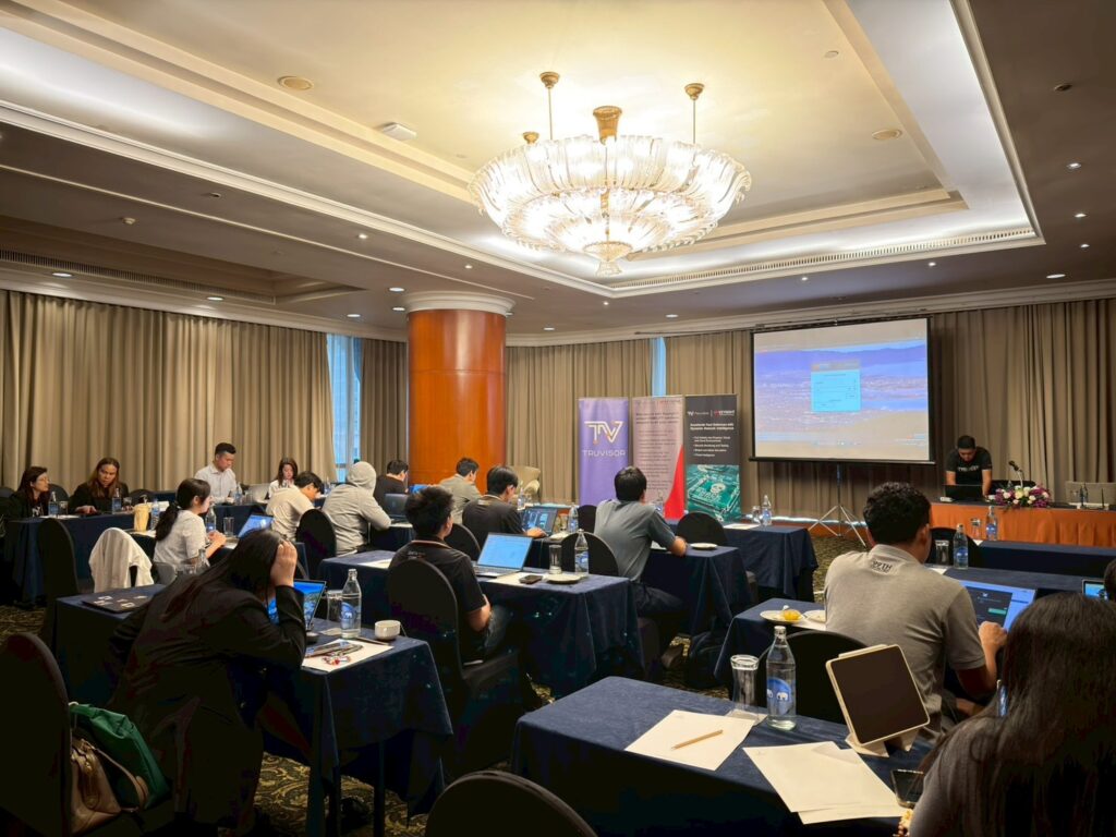 LINE_ALBUM_Keysight Hawkeye_251201_6