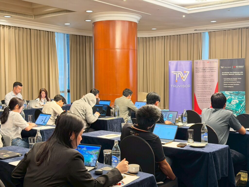 LINE_ALBUM_Keysight Hawkeye_251201_7